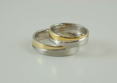 14 kt white and yellow gold carved ring set