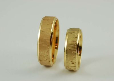 14 kt yellow gold ring set