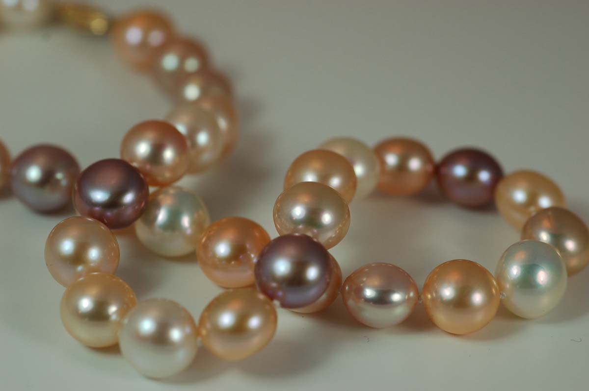 Pearl Necklaces & Pendants