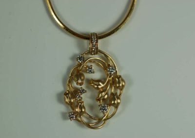 14 kt yellow gold diamond pendant
