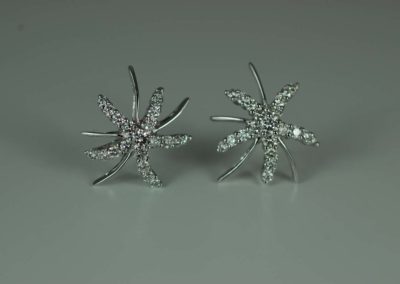 18 kt white gold diamond earrings