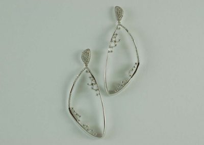 14 kt white gold diamond earrings