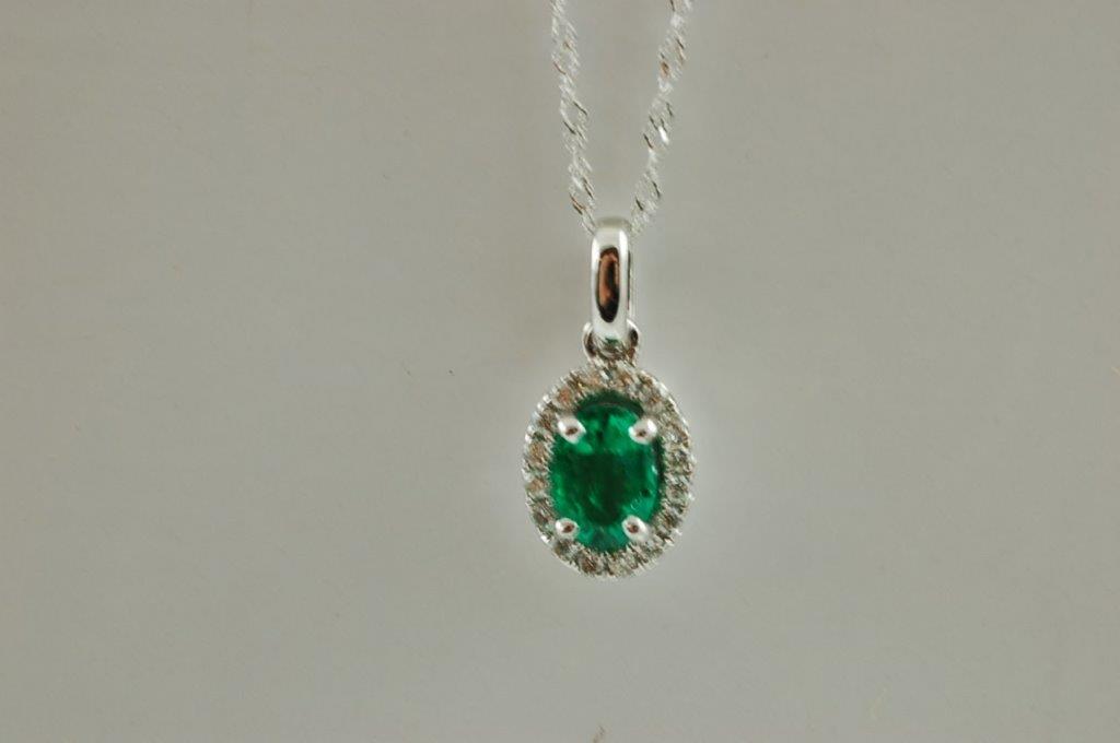 emerald necklaces and pendants