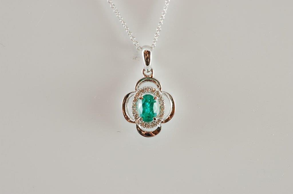 emerald necklaces and pendants