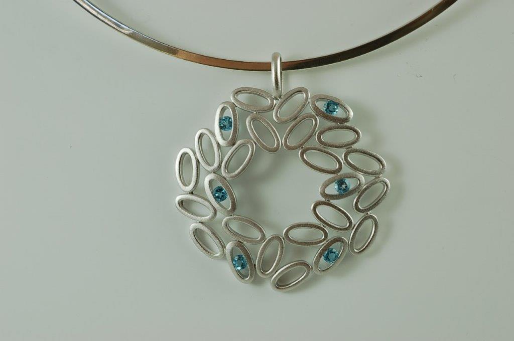 aquamarine necklaces and pendants