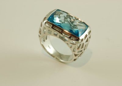 blue topaz ring 4