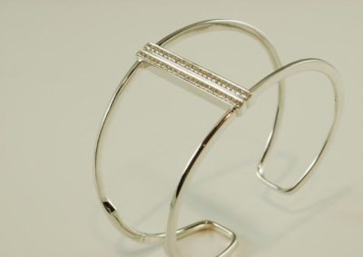 diamond cuff bracelet in 18kt white gold