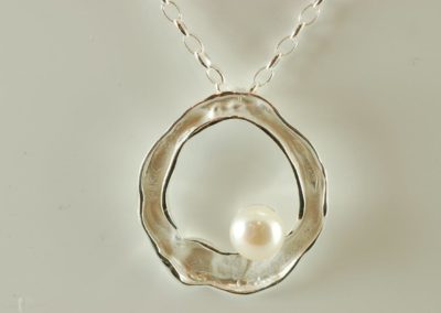 sterling silver pearl pendant